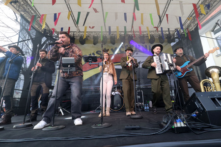 ZLATA POROKA PUSTNI KARNEVAL 99D FOTO LJUBO VUKELIČ